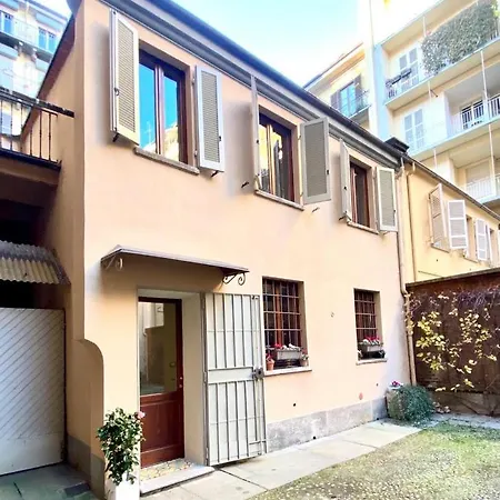 Torino, Centro - La Casa Dell'Artista & Parking