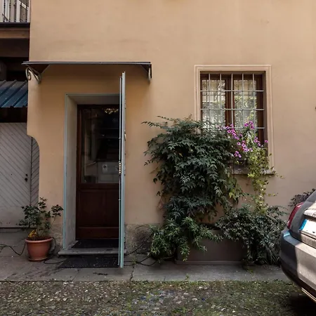 Torino, Centro - La Casa Dell'artista & Parking *